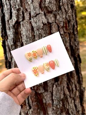 Wildflower Lane Press-On Nails